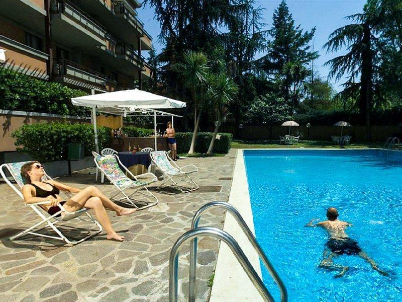 Park Hotel Blanc Et Noir Rome Exterior photo